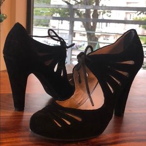 Seychelles Brave Pump in Black Size 6